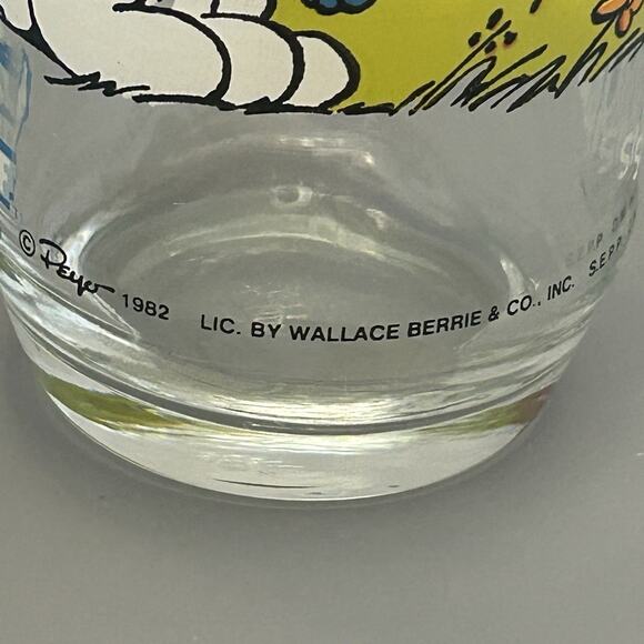 Smurf Brainy and Smurfette Collector Glass/Tumbler 1983 Peyo Vintage 6” Lot of 2 - Picture 11 of 12